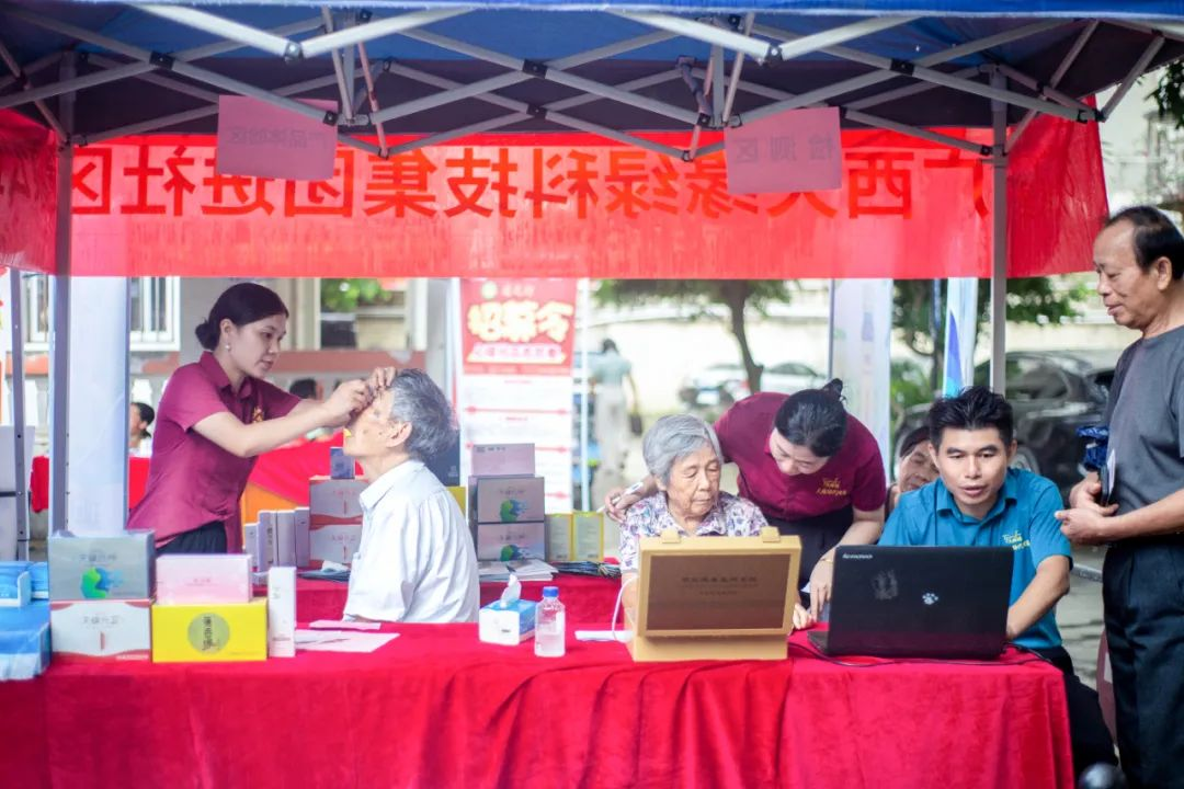 廣西電視臺鏡頭下的健康守護(hù)：天緣綠健康科普進(jìn)社區(qū)，三伏惠民暖人心